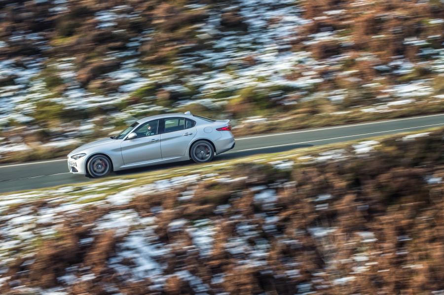  Alfa Romeo Giulia Q2 (952) 2016 года  (UK) (фото 31 из 43)